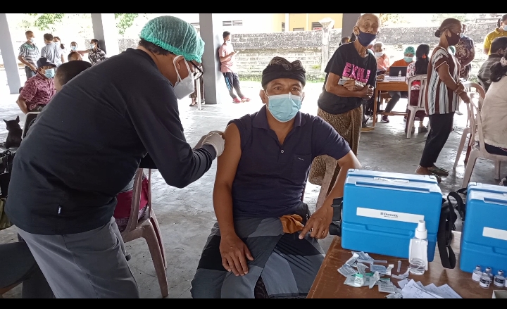 Vaksinasi Covid-19 Tahap Kedua (II)  Perangkat Desa Dan BPD Desa Kayubihi